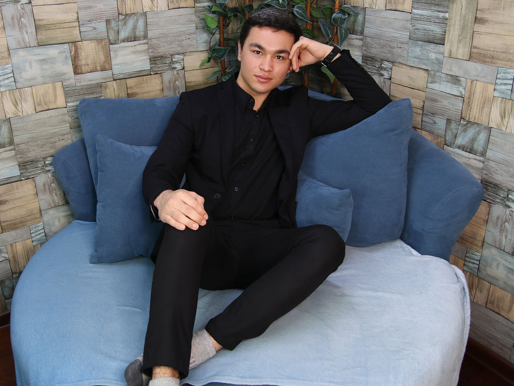 AdrianHarris's live cam