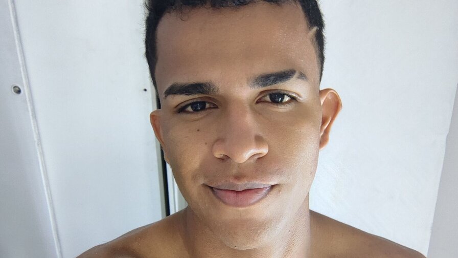 AstonVera's live cam