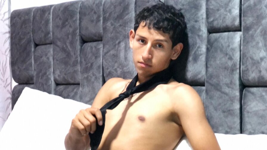 FelipeGongn's live cam