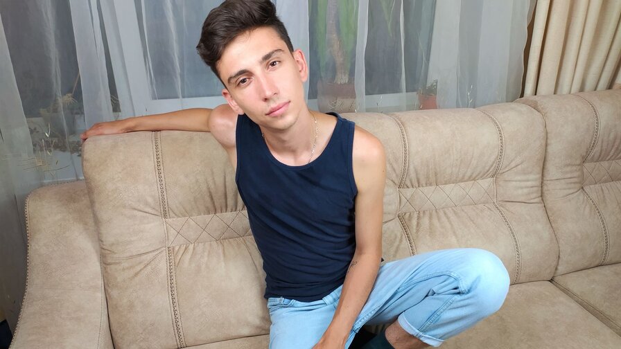 JustinAdams's live cam