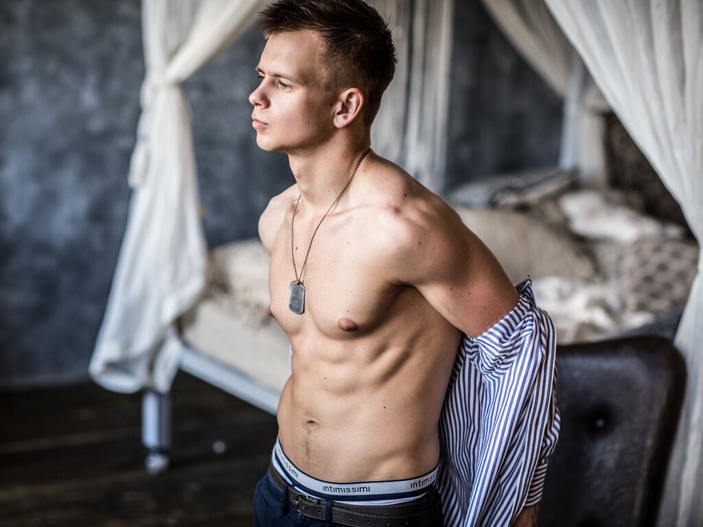 SuperbStud's live cam