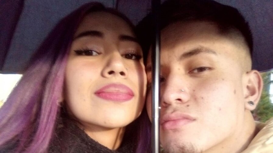 AndreaAndDiego's live cam