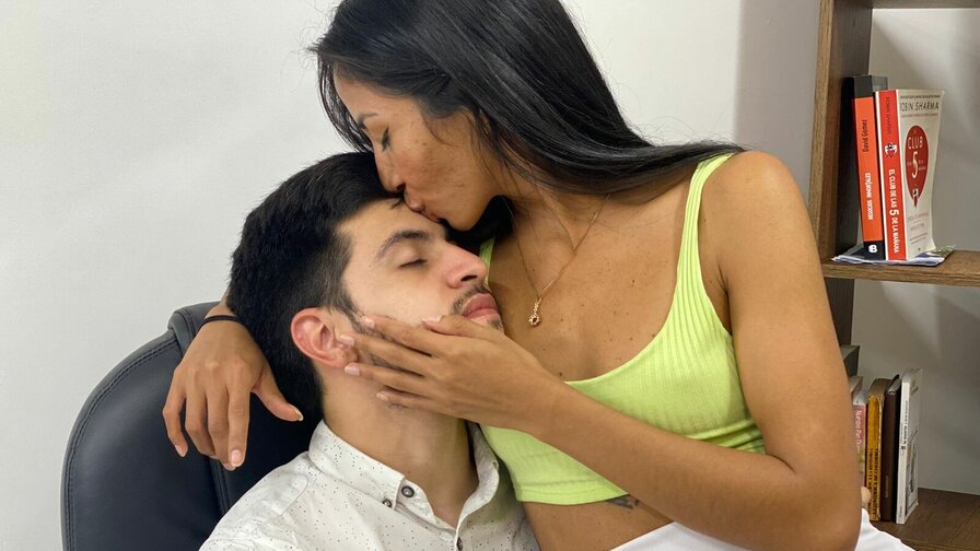 CarolinaAron's live cam