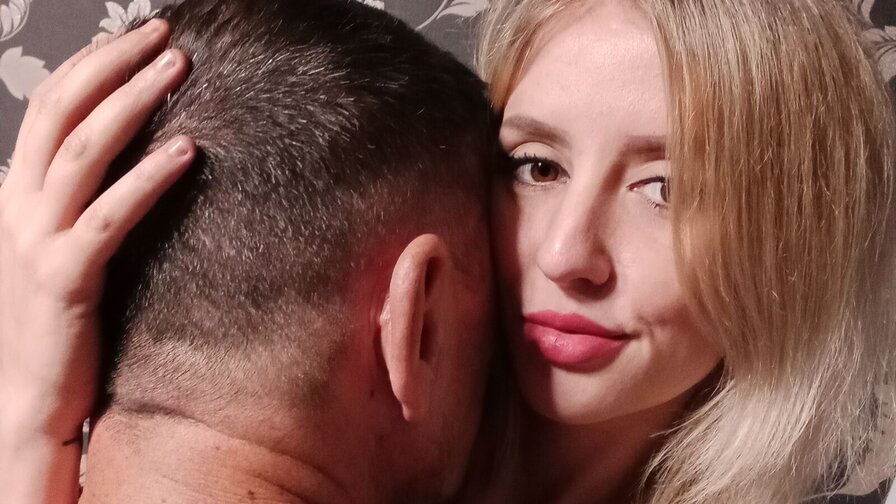 EmilyandMason's live cam