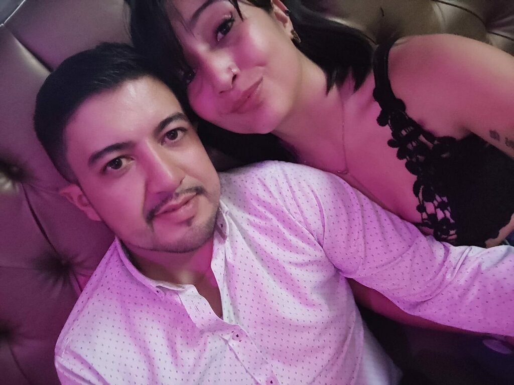 EvaAndThiago's live cam