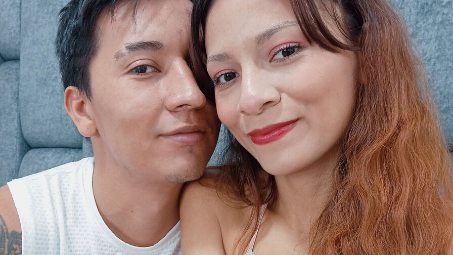 GabyAndHugo's live cam