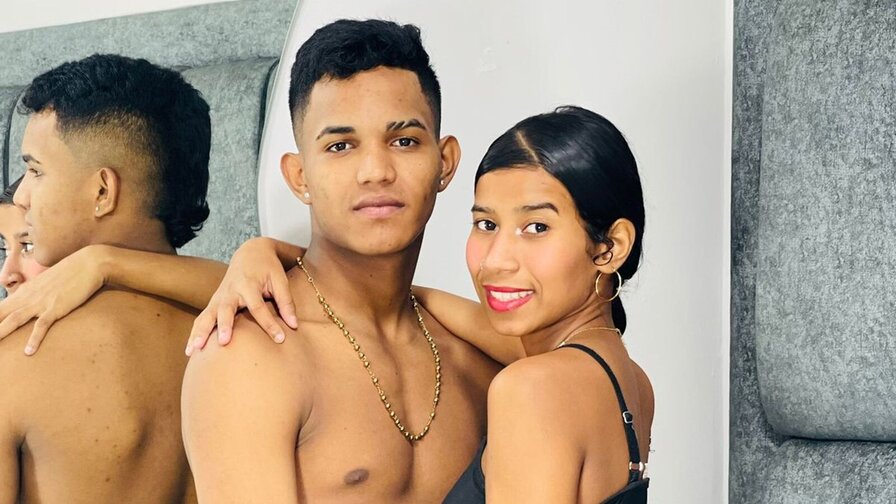 KattyANDLuis's live cam