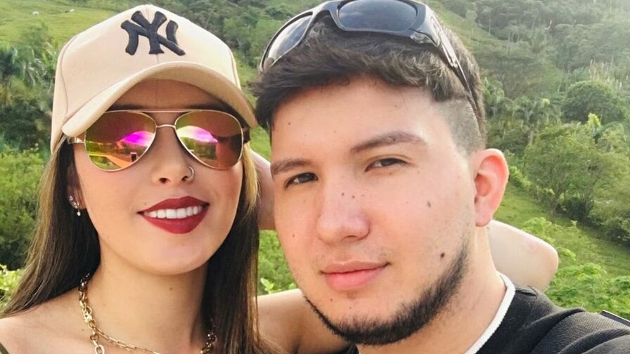 ViolettaAndMike's live cam