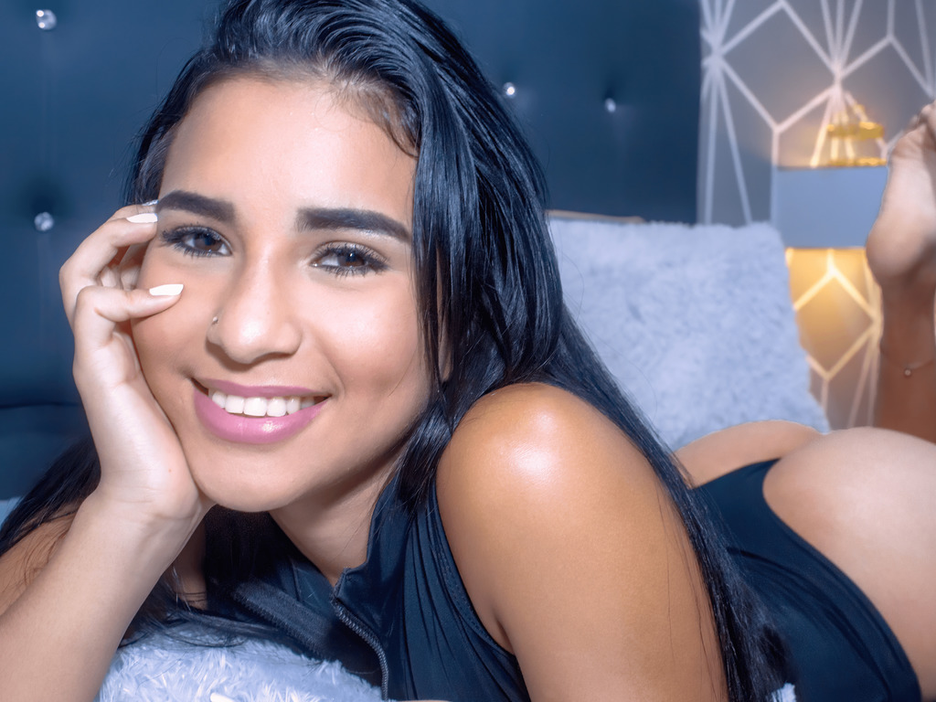 Alannajhons's live cam