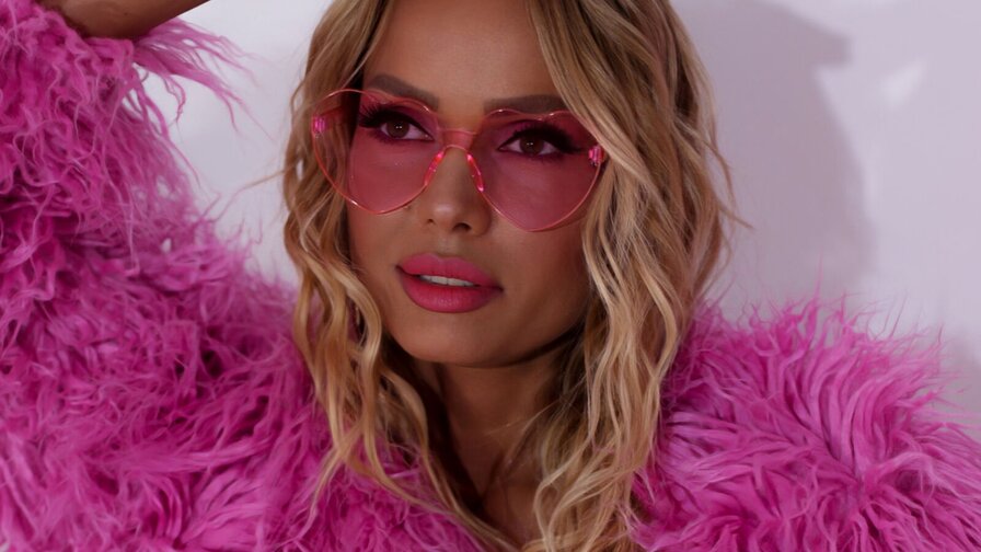 AliceLeslie's live cam