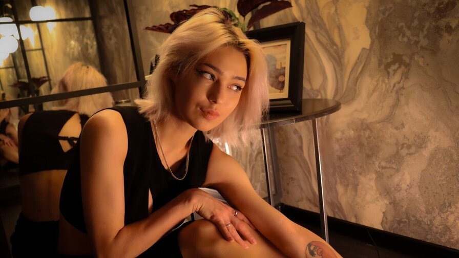 AlysiaBennet's live cam