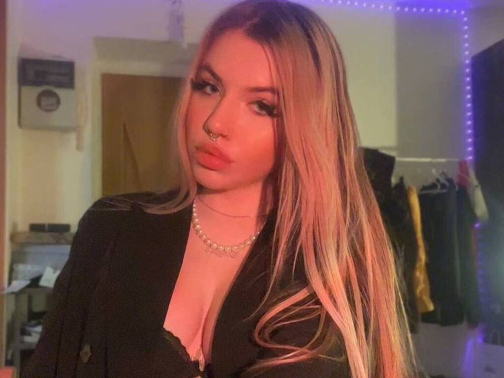 AngelaBrown's live cam