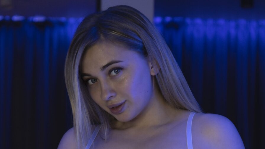 ChristieBuks's live cam