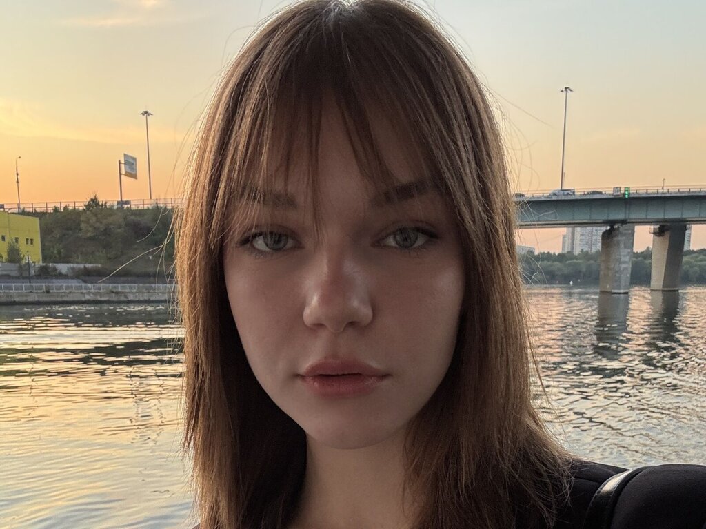 HarrietEllender's live cam