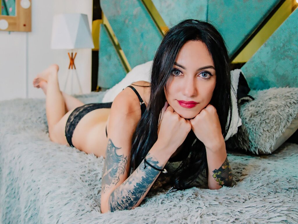 IsabelleRomero's live cam