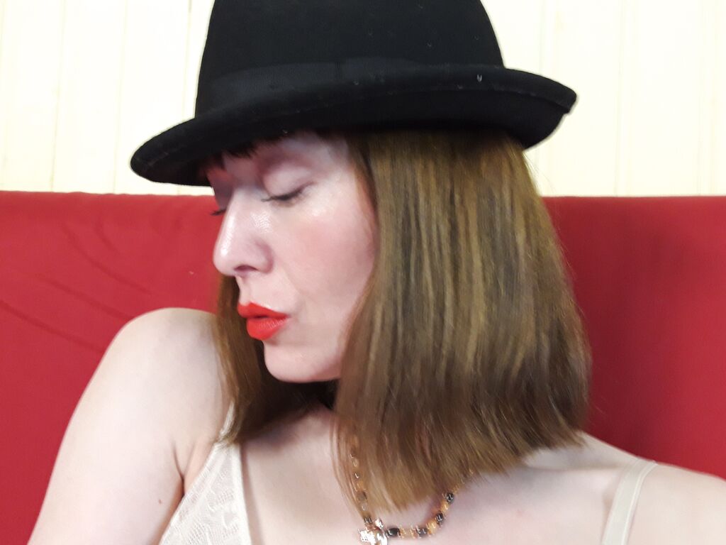 JeanneGautier's live cam
