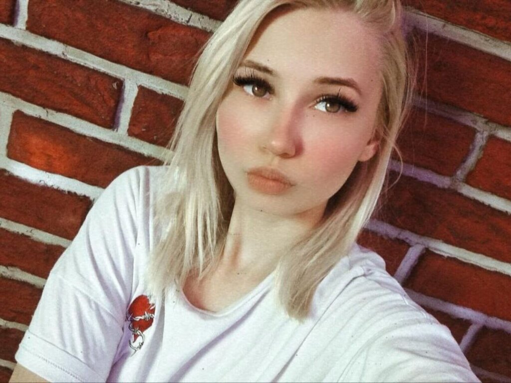 JuliaCattynger's live cam