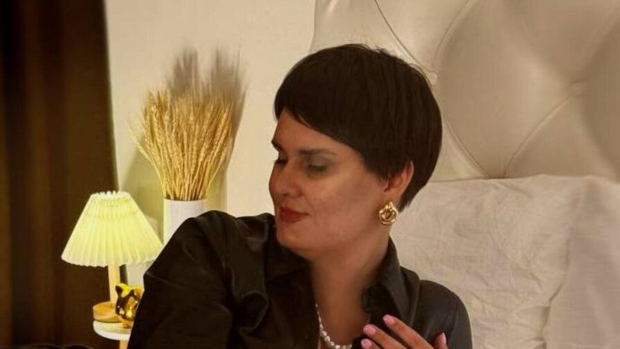 LauraDavidsons's live cam