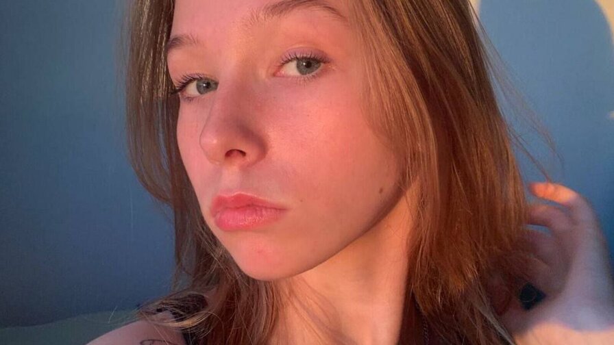 LilyRoses's live cam