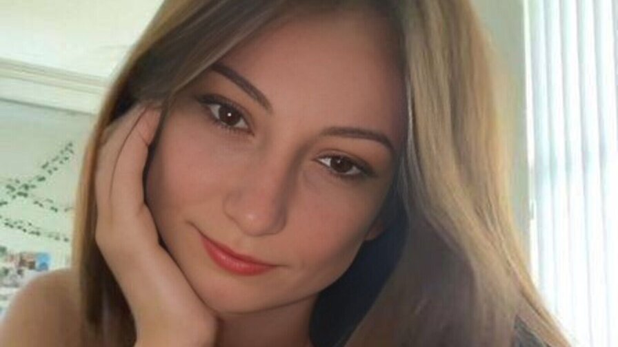 LioraBlack's live cam