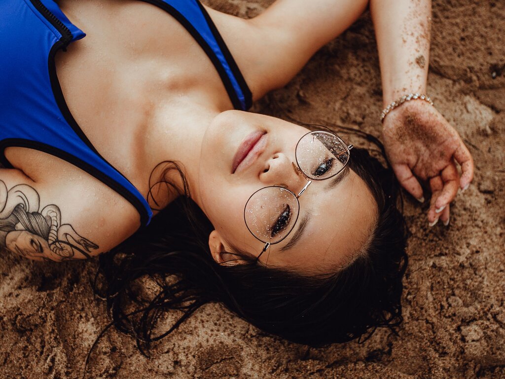 LovelyxTomi's live cam