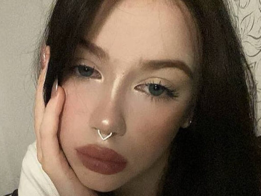 LunaSunrise's live cam