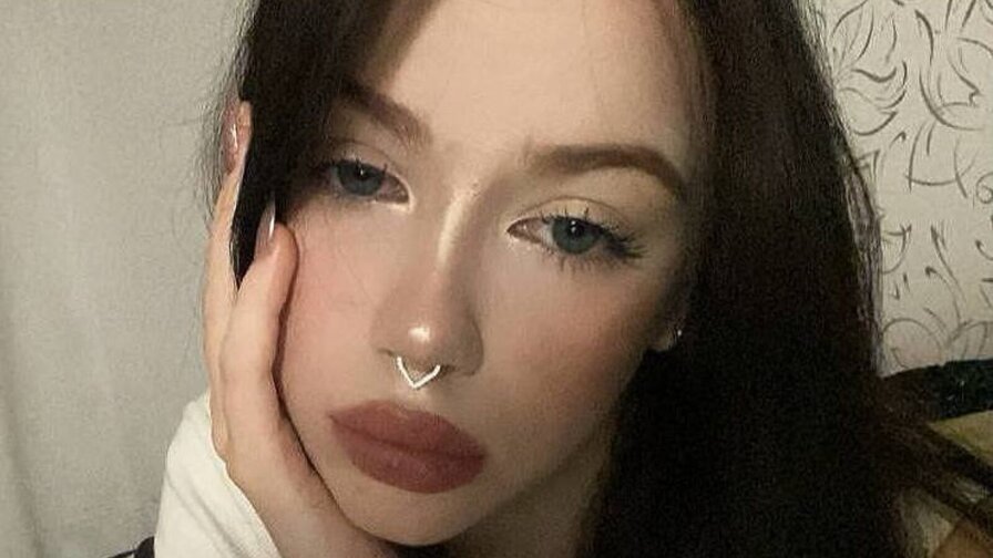 LunaSunrise's live cam