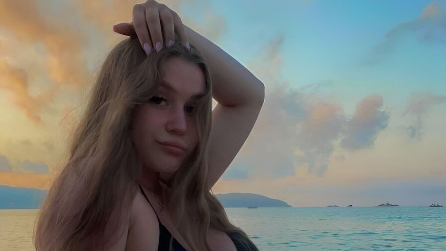 MeganPerson's live cam