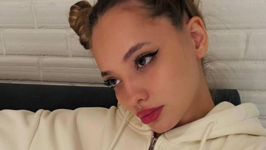 MelanieAlves's live cam