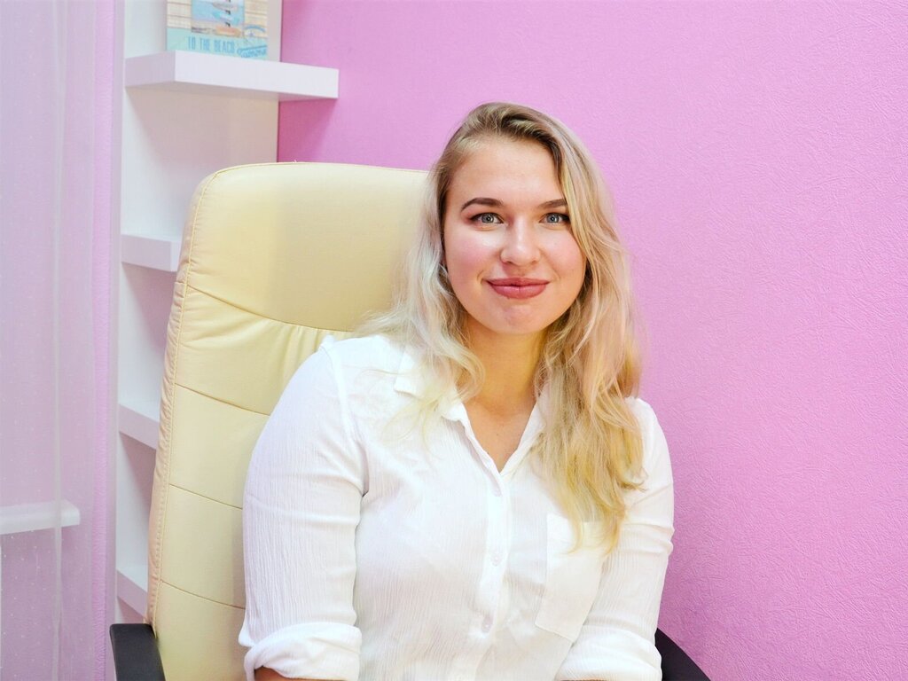 MilkiWayCasual's live cam