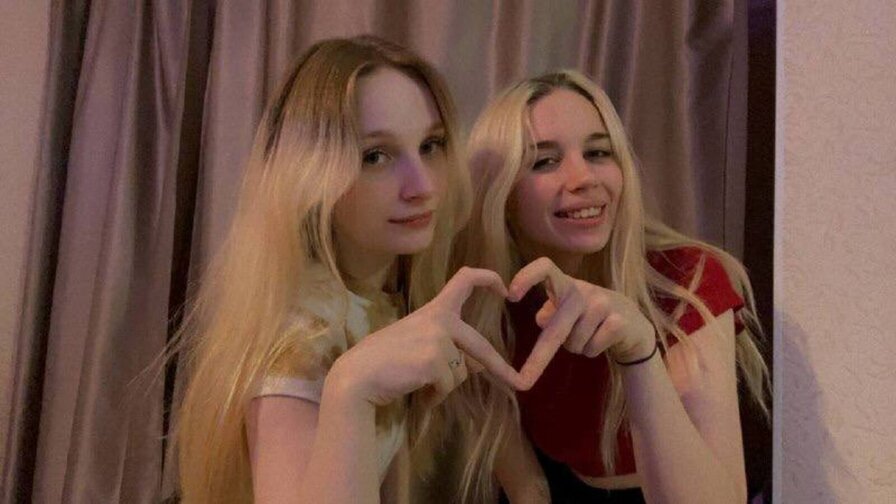 WandaAndDaysi's live cam