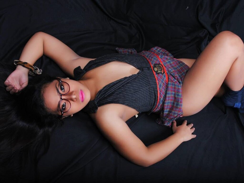 SofieLicious's live cam